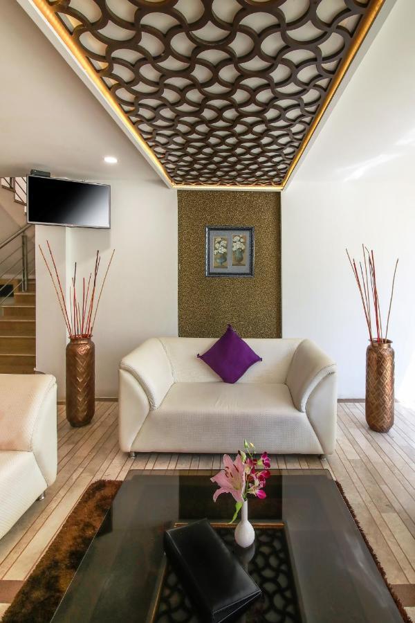 Icon Suites By Bhagini Bangalore Buitenkant foto