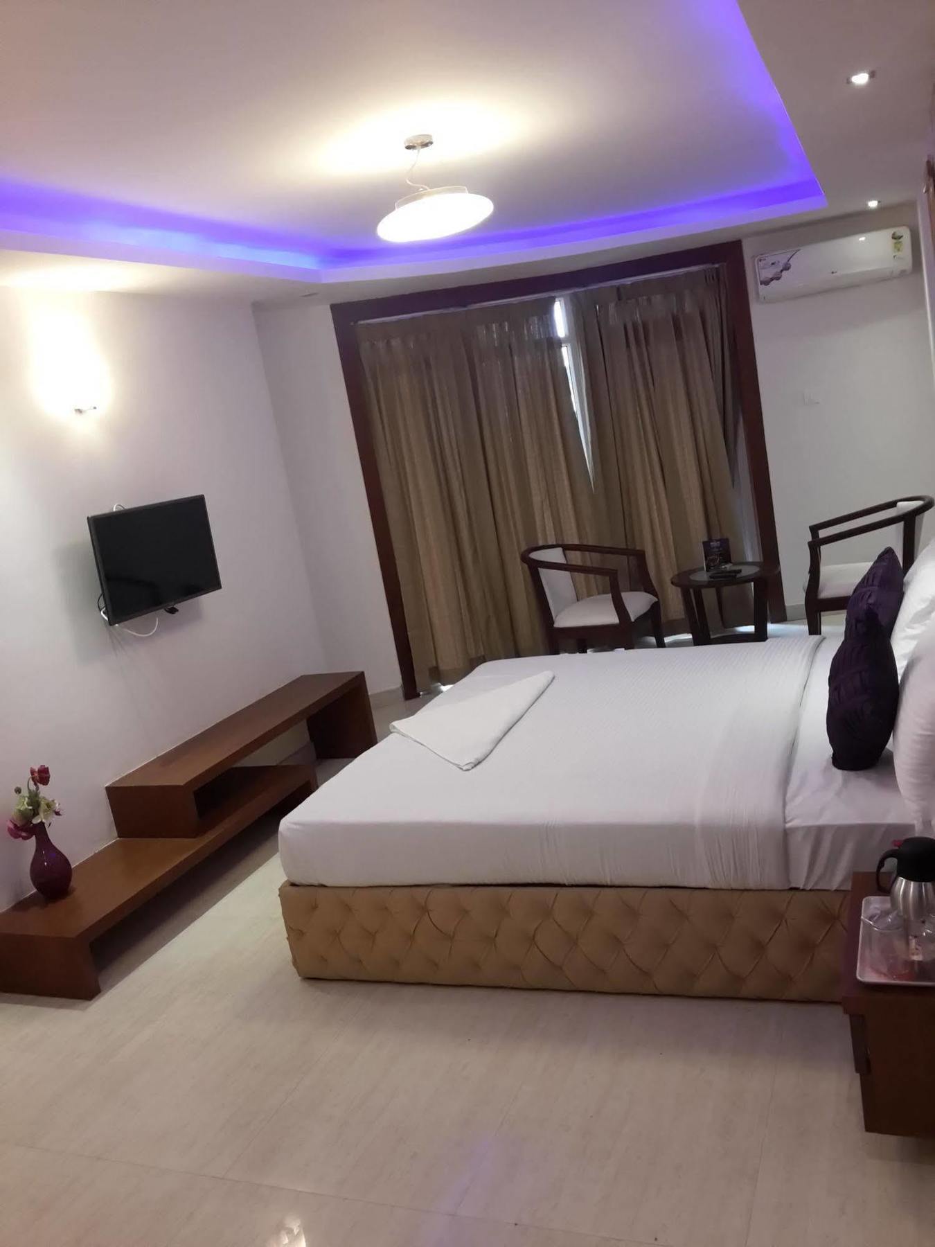 Icon Suites By Bhagini Bangalore Buitenkant foto