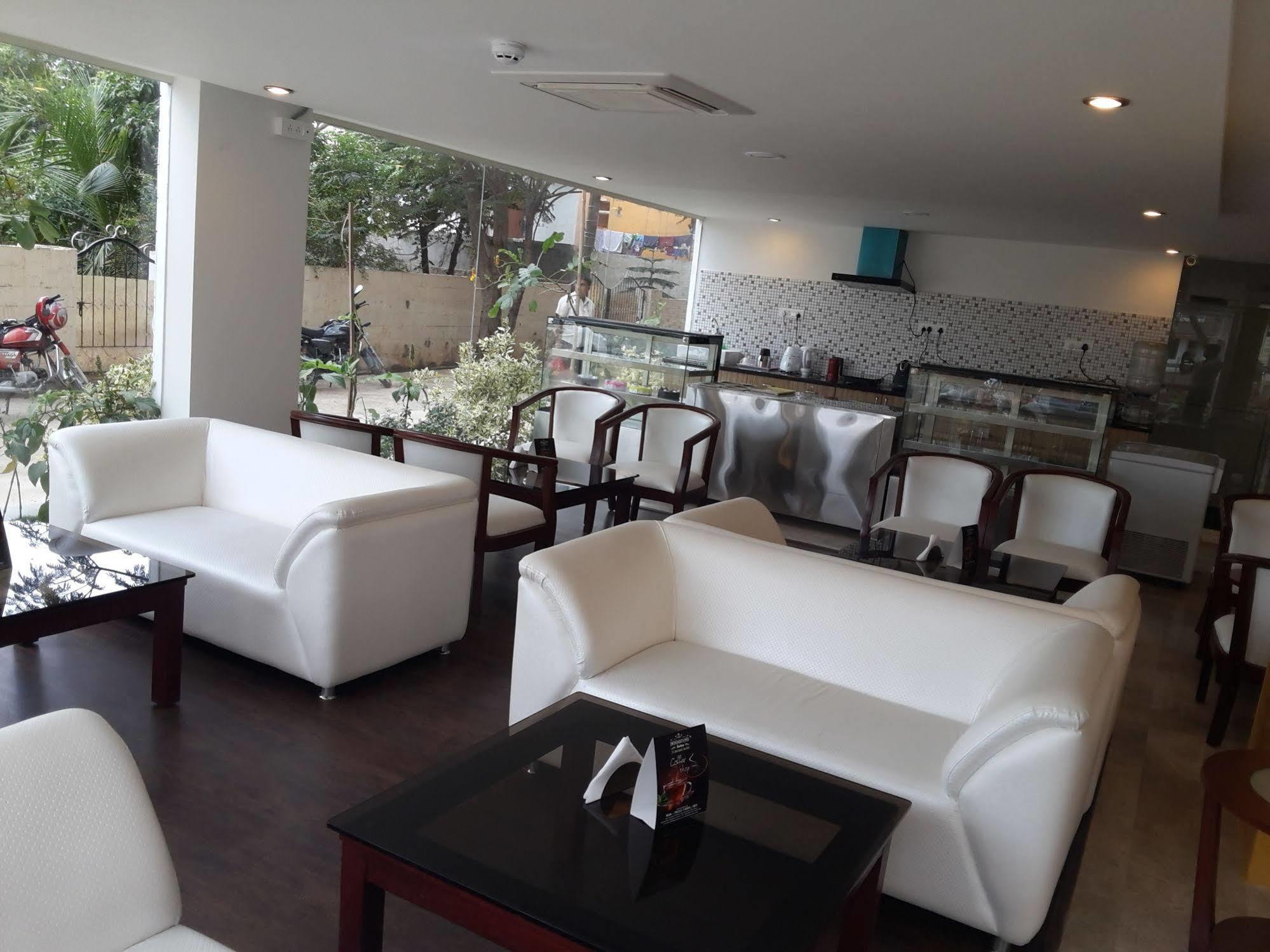 Icon Suites By Bhagini Bangalore Buitenkant foto